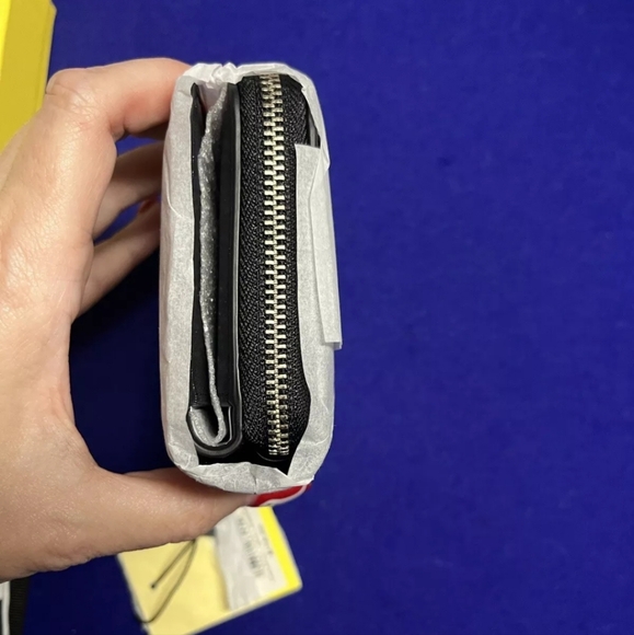 Marc Jacobs Compact Wallet NWT - Picture 5 of 7